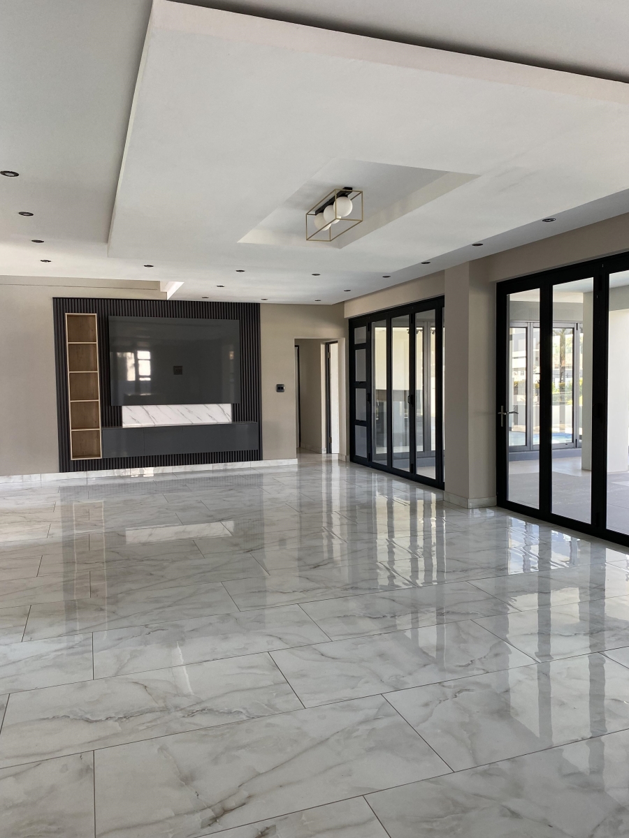 5 Bedroom Property for Sale in The Islands Estates North West